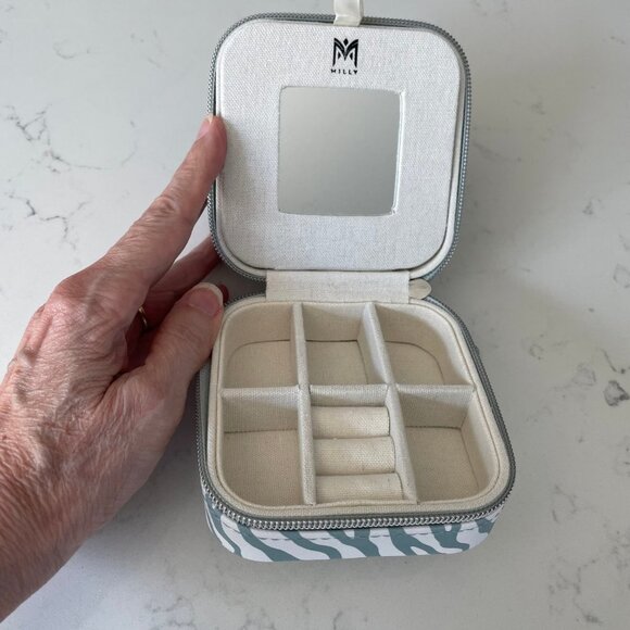 Milly Traveling Zippered Jewelry Case in Zebra Print Grey + White Sz OS NWOT - Picture 6 of 11